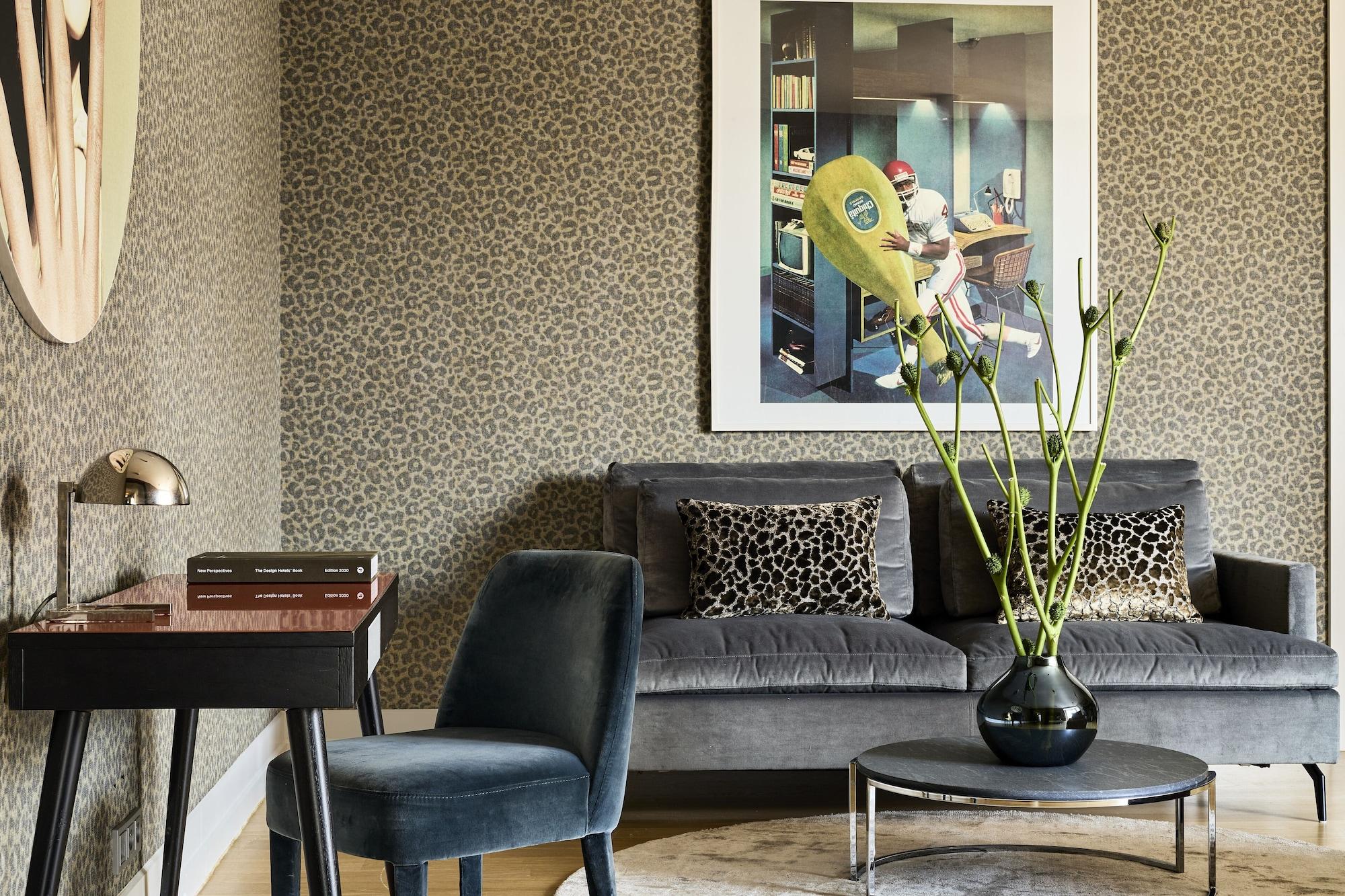 H15 Boutique Hotel, Warsaw, A Member Of Design Hotels Exterior photo Wallpaper