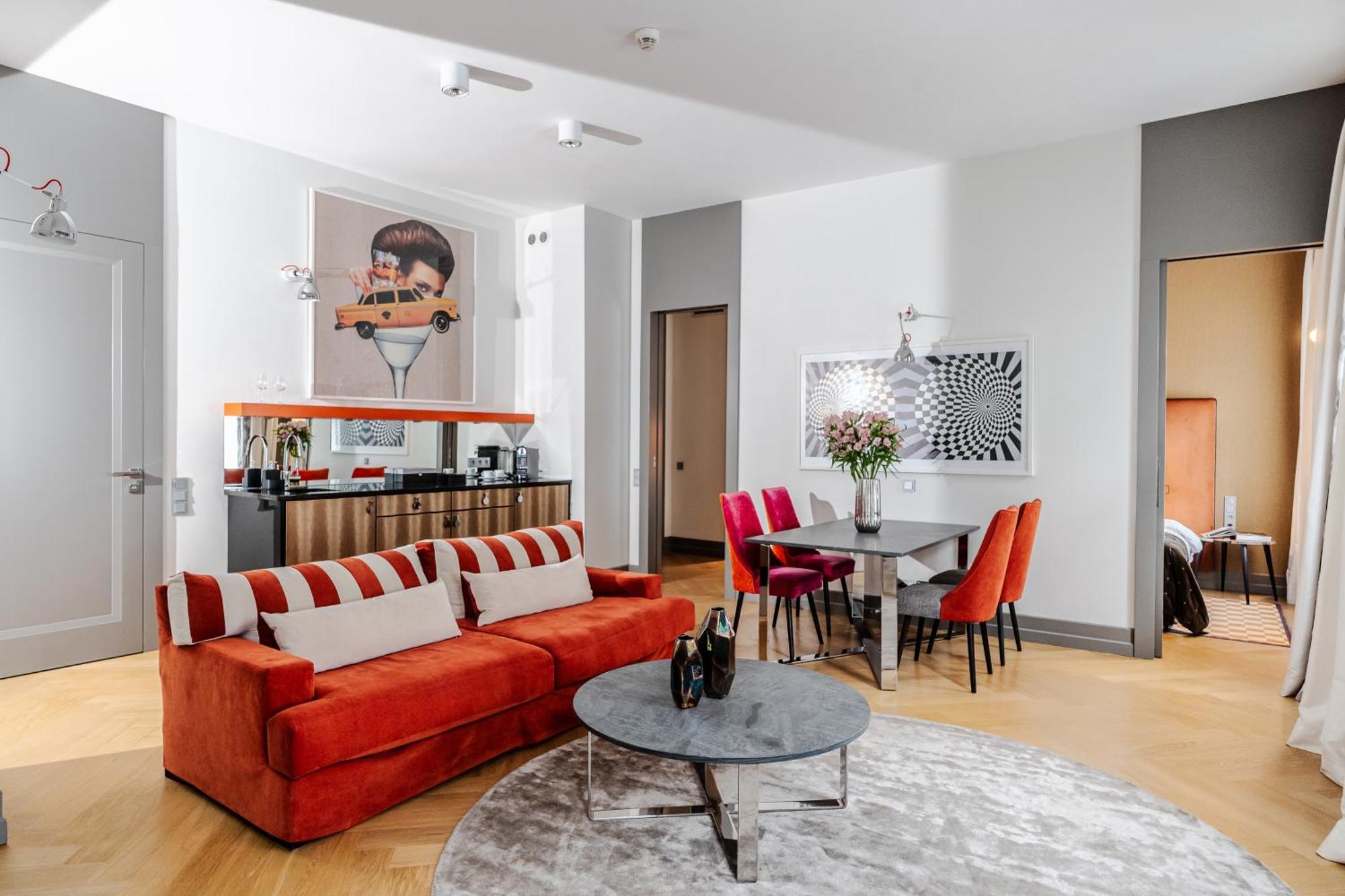 H15 Boutique Hotel, Warsaw, A Member Of Design Hotels Exterior photo A suite at the hotel