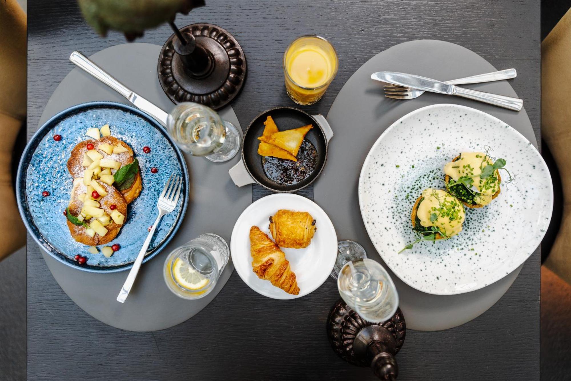 H15 Boutique Hotel, Warsaw, A Member Of Design Hotels Exterior photo A selection of dishes at the restaurant