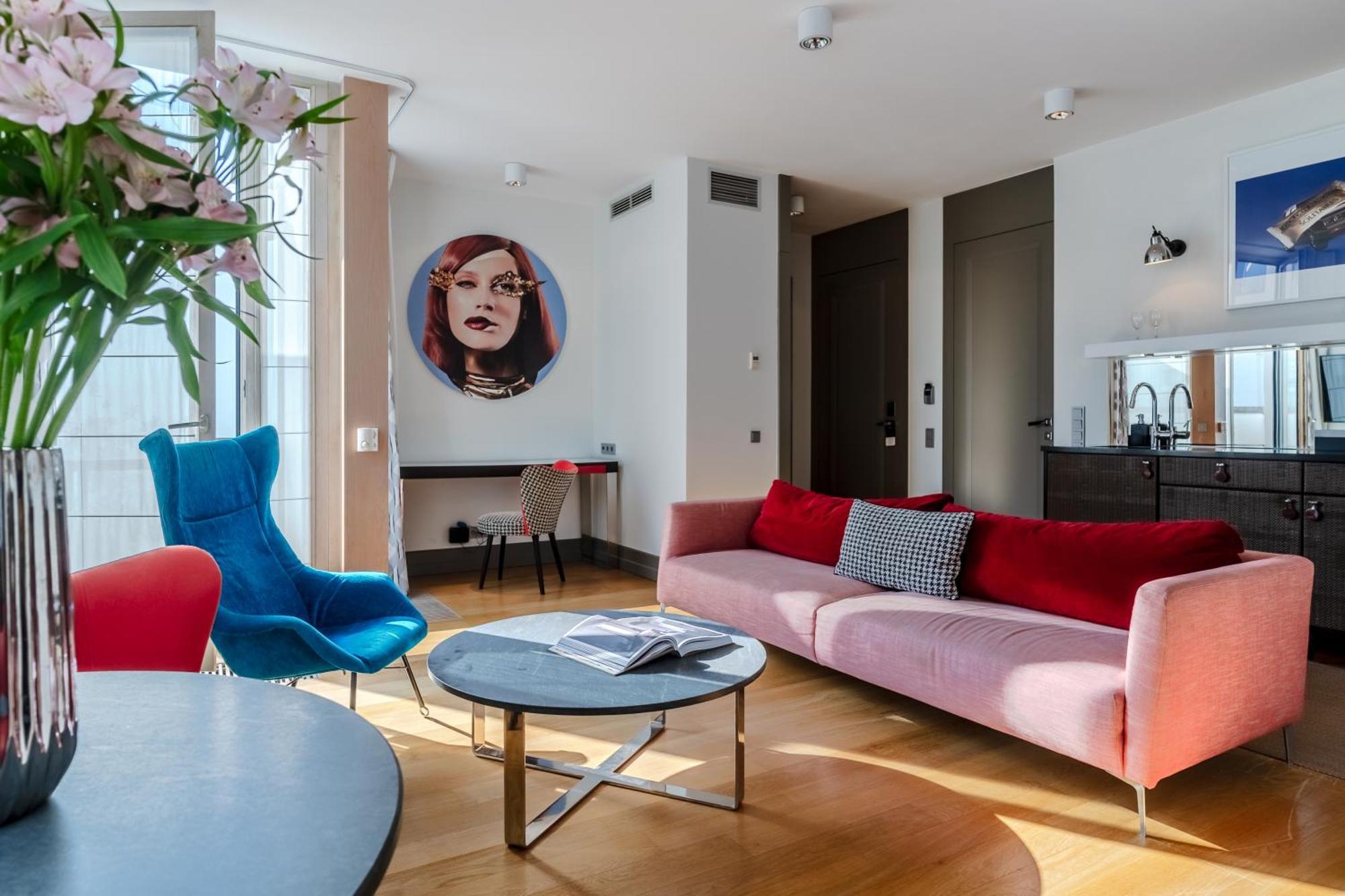 H15 Boutique Hotel, Warsaw, A Member Of Design Hotels Exterior photo The interior of a suite at the Hotel