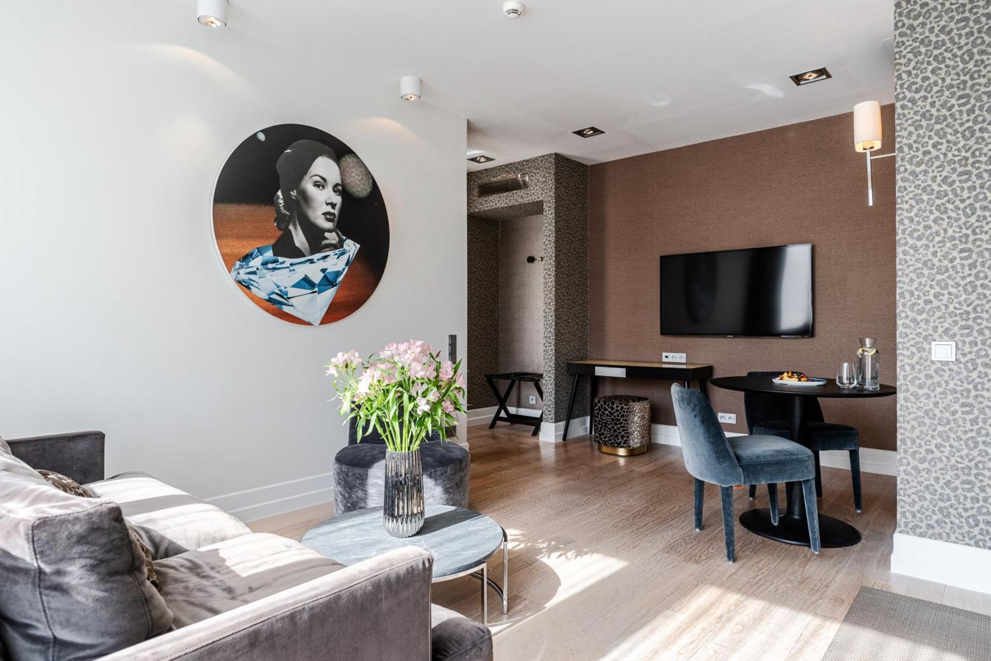 H15 Boutique Hotel, Warsaw, A Member Of Design Hotels Room photo Interior of a modern apartment