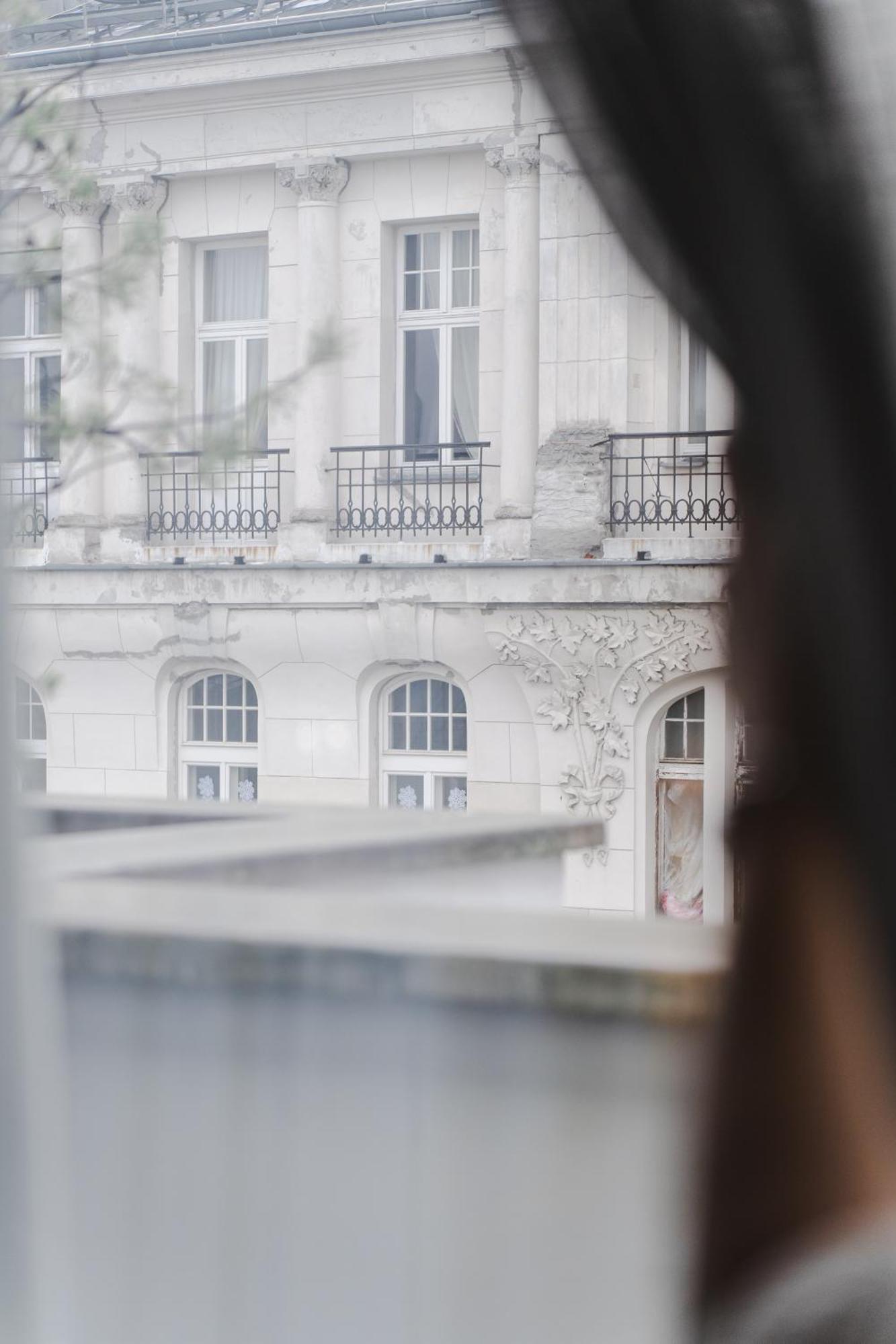 H15 Boutique Hotel, Warsaw, A Member Of Design Hotels Exterior photo The courtyard of the museum